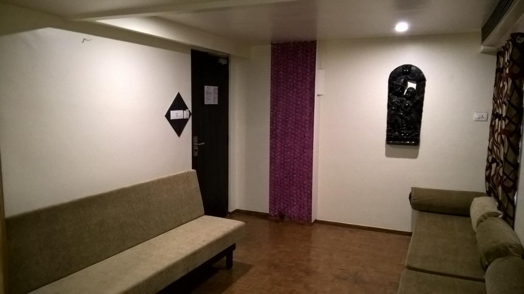Hotel Supreme Maduraj Zewnętrze zdjęcie