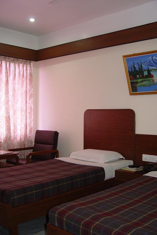 Hotel Supreme Maduraj Zewnętrze zdjęcie