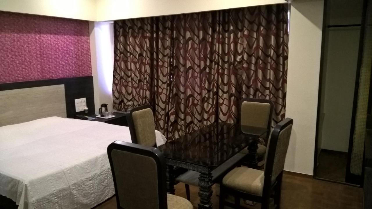 Hotel Supreme Maduraj Zewnętrze zdjęcie